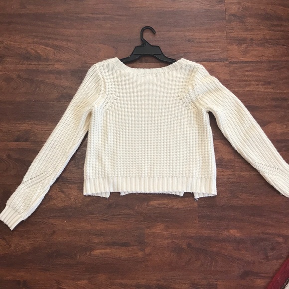 White sweater - Picture 2 of 4